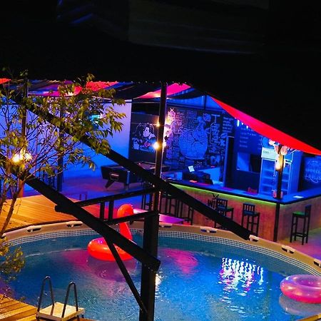 Wild Ones Hostel Бангкок Екстер'єр фото