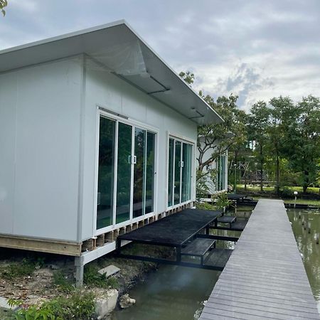 Wild Ones Hostel Бангкок Екстер'єр фото