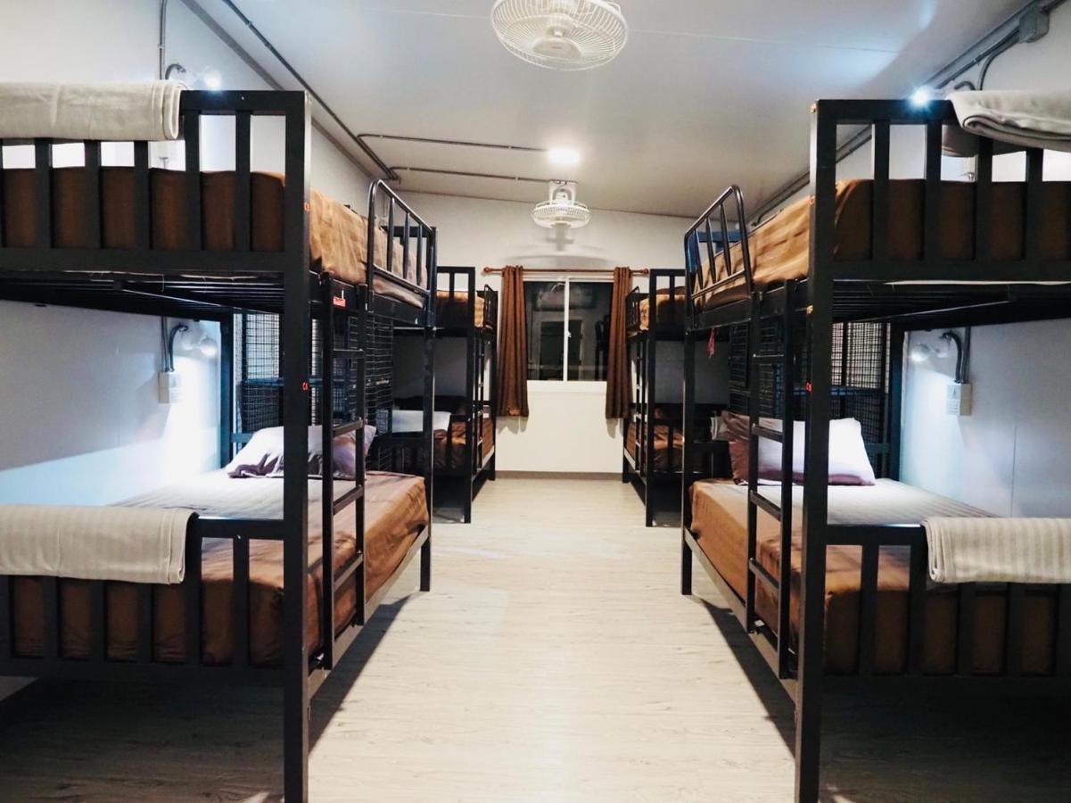 Wild Ones Hostel Бангкок Екстер'єр фото