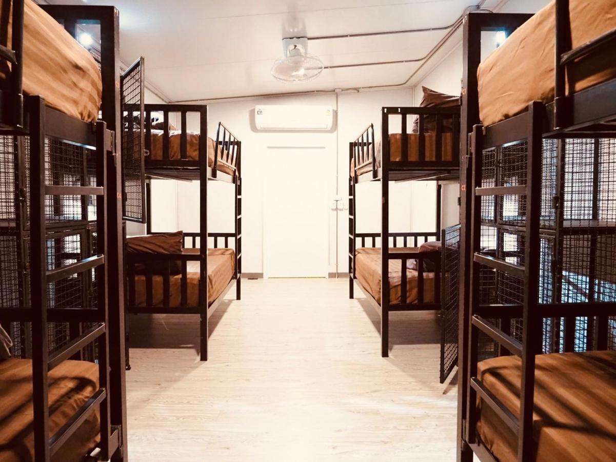 Wild Ones Hostel Бангкок Екстер'єр фото
