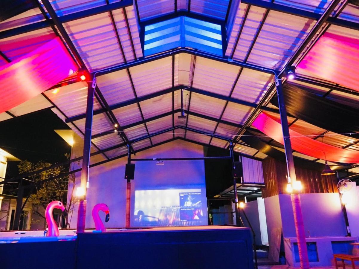 Wild Ones Hostel Бангкок Екстер'єр фото